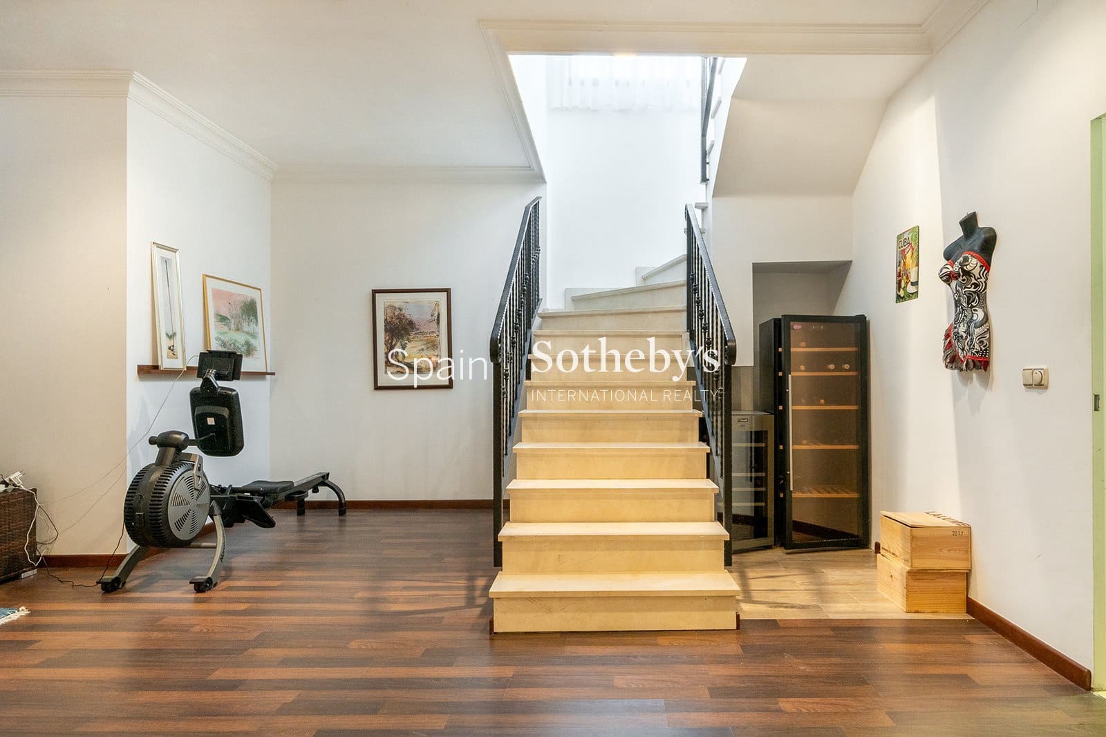 4 bedroom Villa for sale in San Pedro de Alcantara with pool garage - € 2,195,000 (Ref: 9734008)