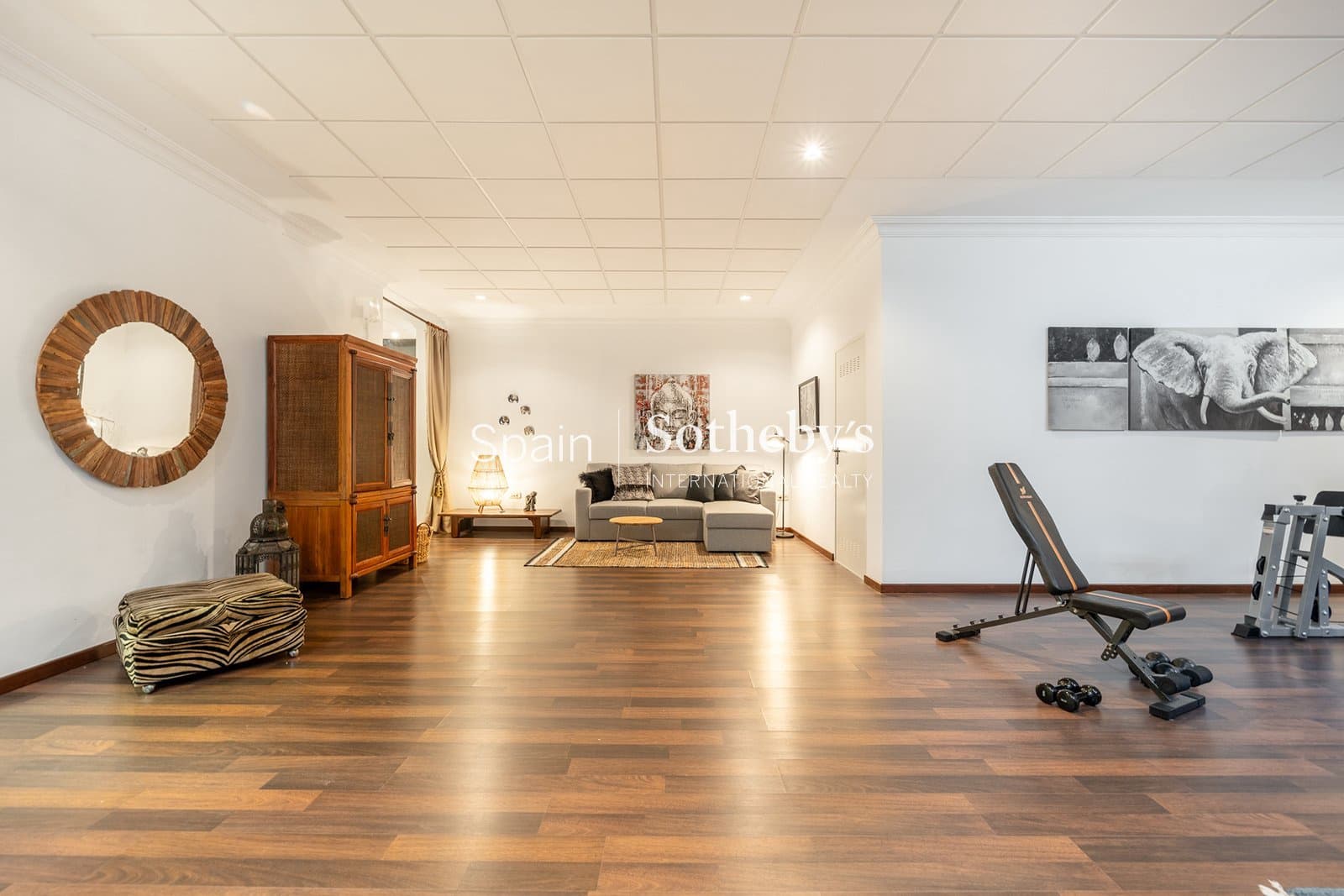 4 bedroom Villa for sale in San Pedro de Alcantara with pool garage - € 2,195,000 (Ref: 9734008)