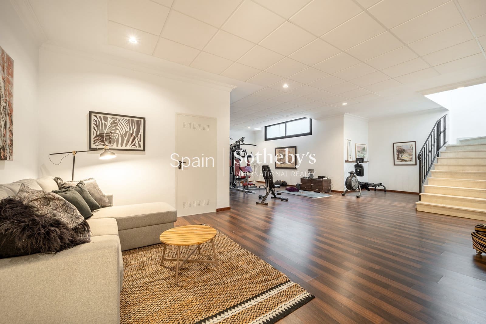 4 bedroom Villa for sale in San Pedro de Alcantara with pool garage - € 2,195,000 (Ref: 9734008)