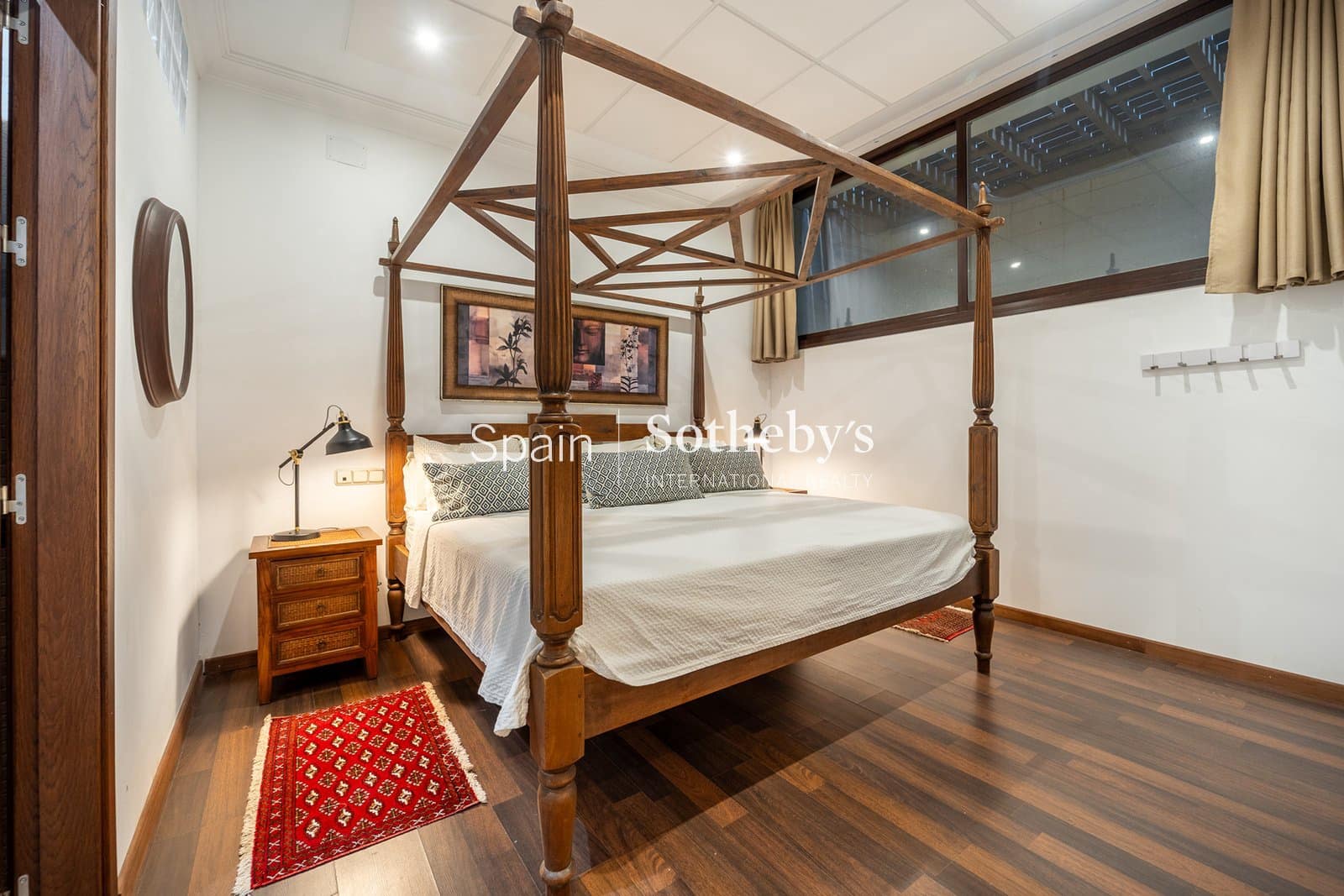 4 bedroom Villa for sale in San Pedro de Alcantara with pool garage - € 2,195,000 (Ref: 9734008)