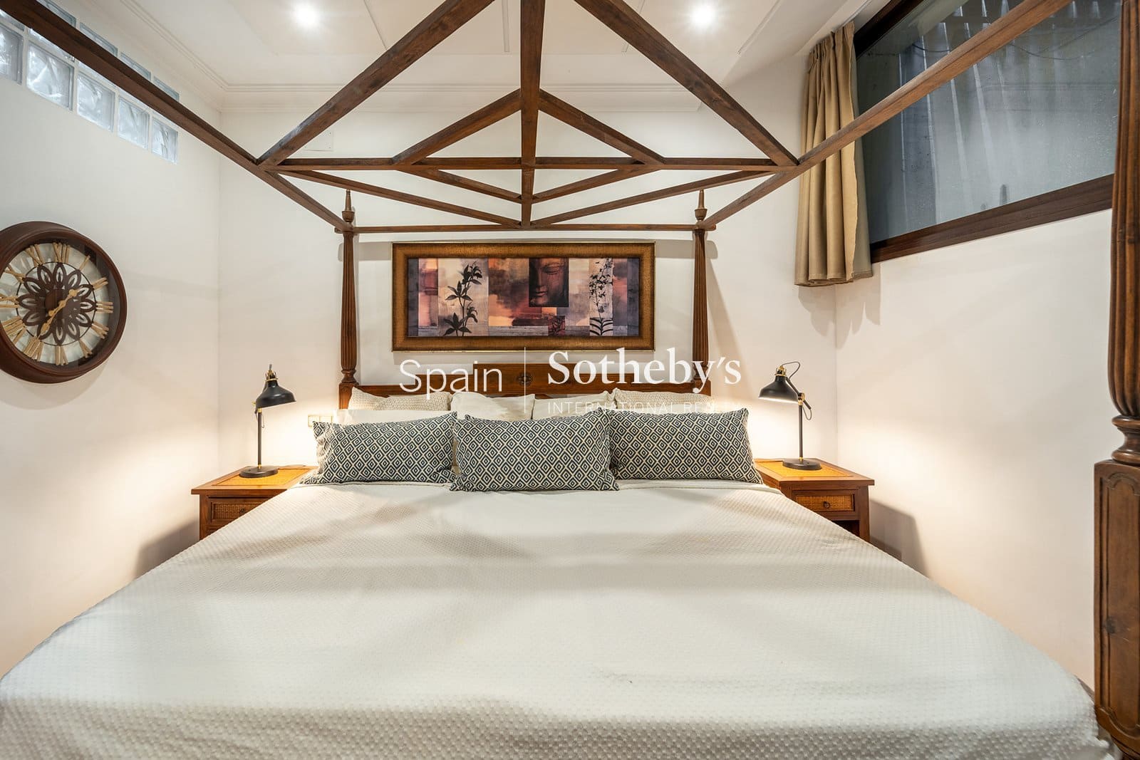 4 bedroom Villa for sale in San Pedro de Alcantara with pool garage - € 2,195,000 (Ref: 9734008)