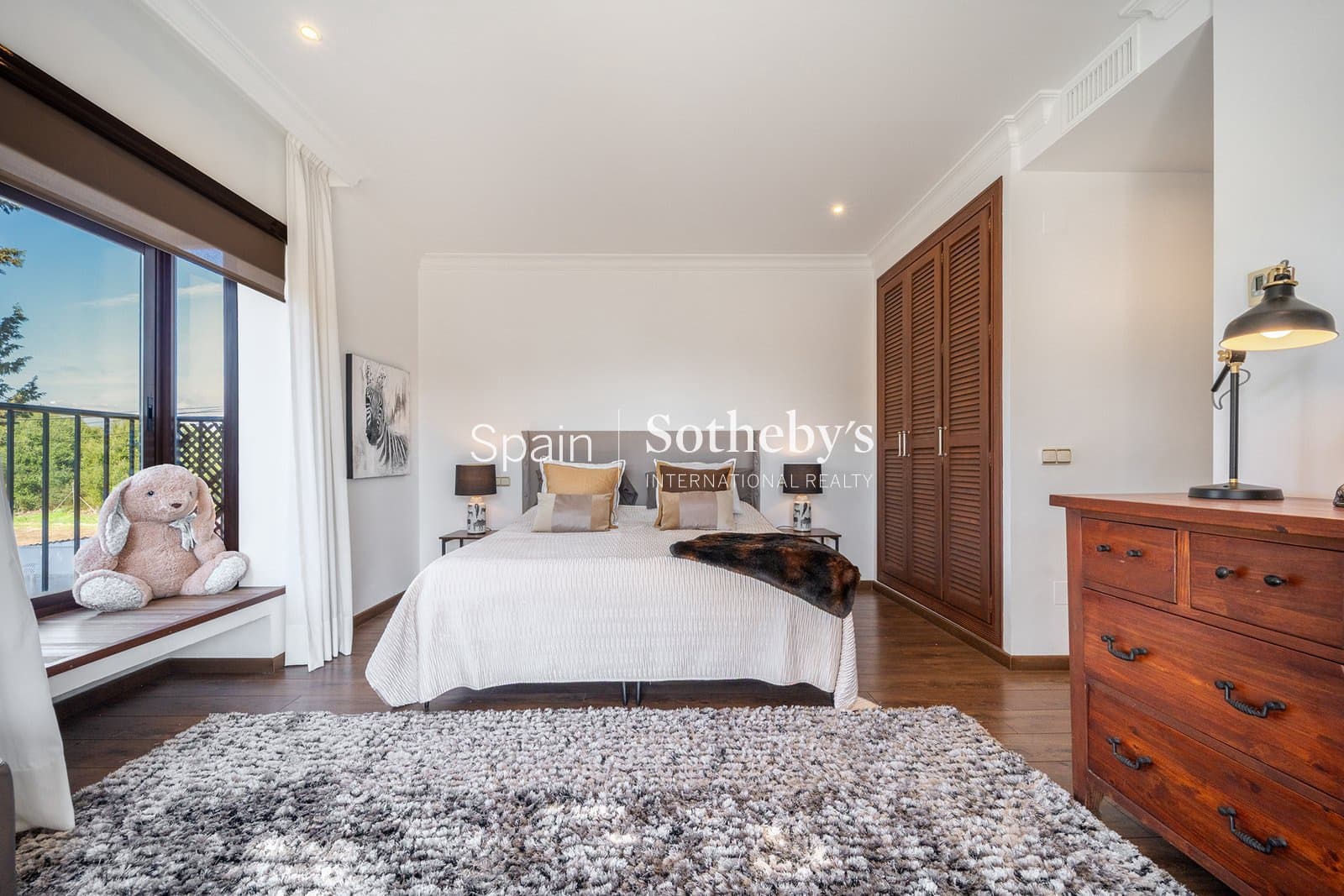 4 bedroom Villa for sale in San Pedro de Alcantara with pool garage - € 2,195,000 (Ref: 9734008)