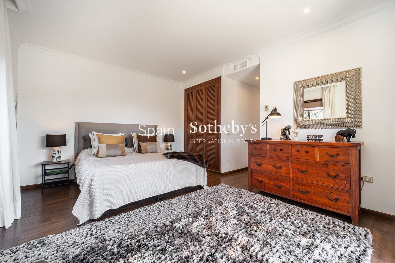 4 bedroom Villa for sale in San Pedro de Alcantara with pool garage - € 2,195,000 (Ref: 9734008)