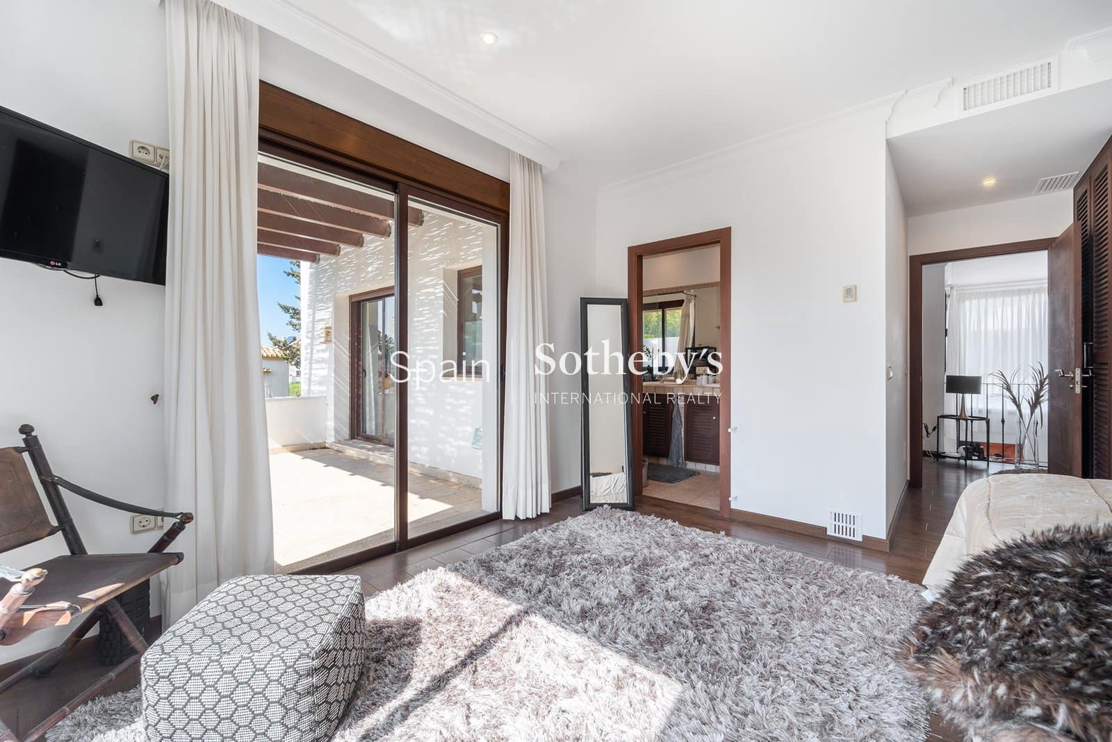 4 bedroom Villa for sale in San Pedro de Alcantara with pool garage - € 2,195,000 (Ref: 9734008)