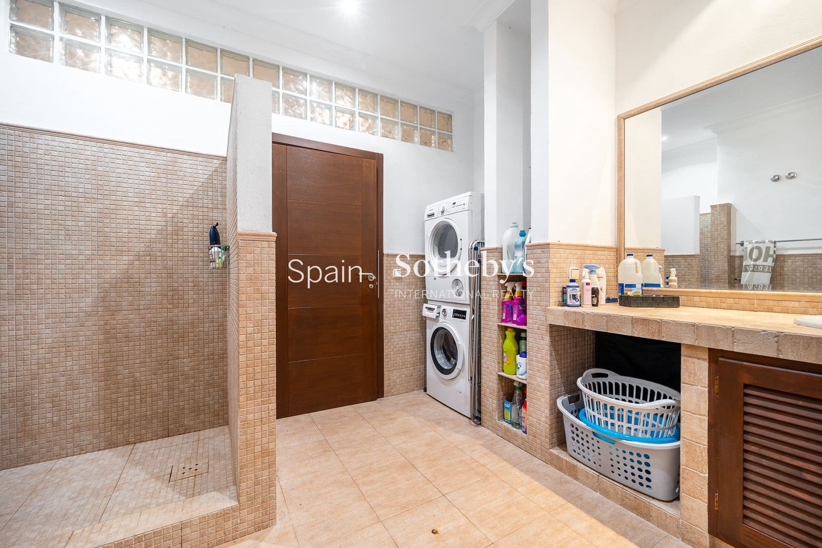 4 bedroom Villa for sale in San Pedro de Alcantara with pool garage - € 2,195,000 (Ref: 9734008)