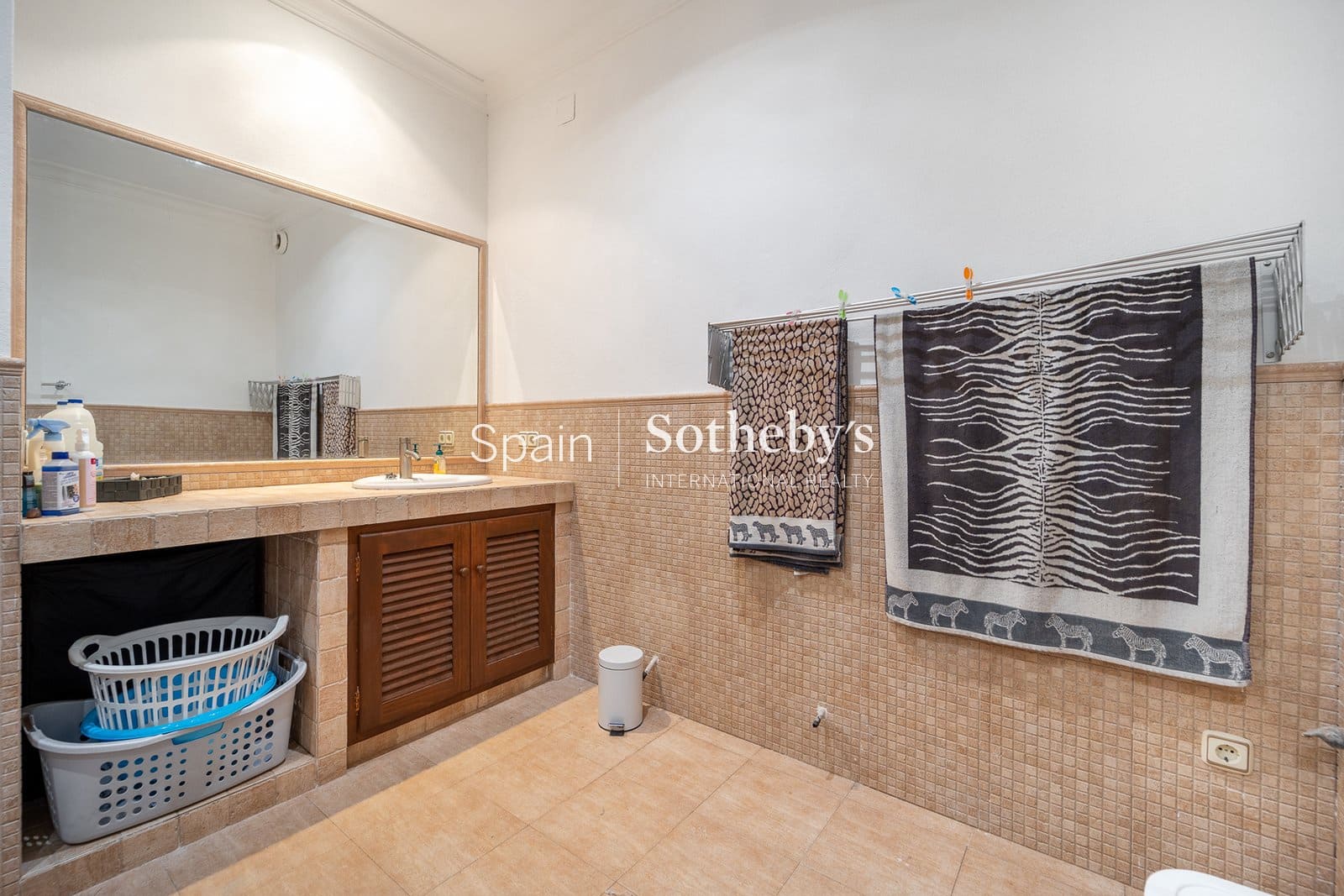 4 bedroom Villa for sale in San Pedro de Alcantara with pool garage - € 2,195,000 (Ref: 9734008)