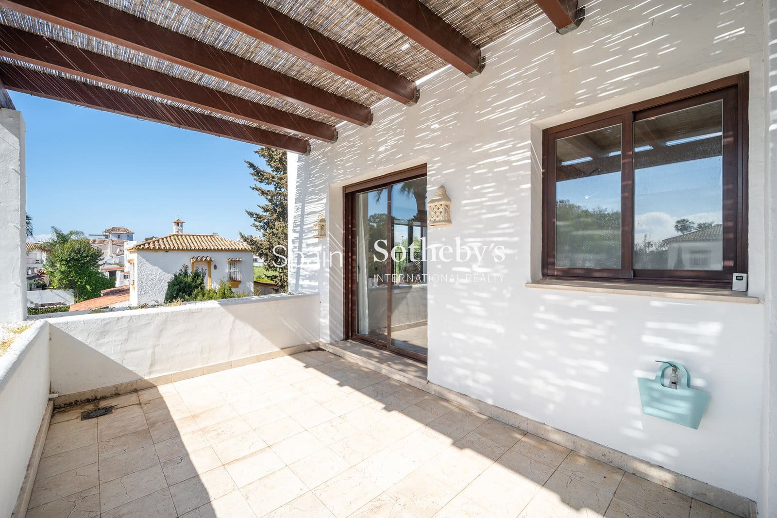 4 bedroom Villa for sale in San Pedro de Alcantara with pool garage - € 2,195,000 (Ref: 9734008)