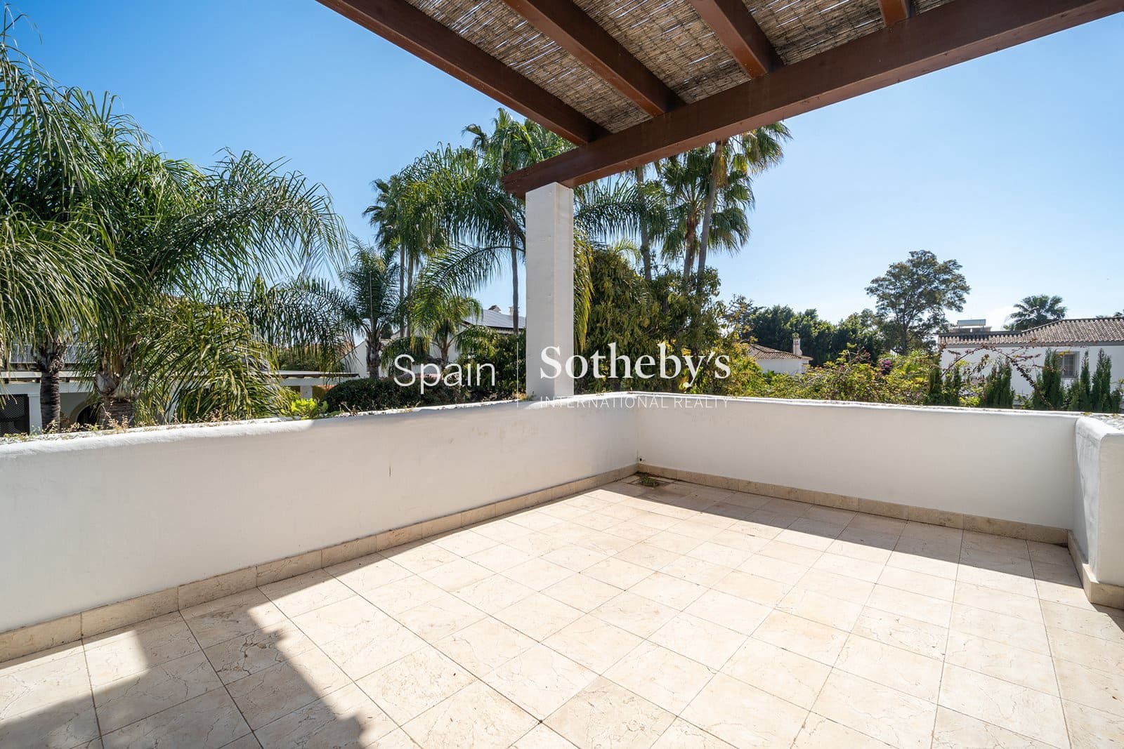 4 bedroom Villa for sale in San Pedro de Alcantara with pool garage - € 2,195,000 (Ref: 9734008)