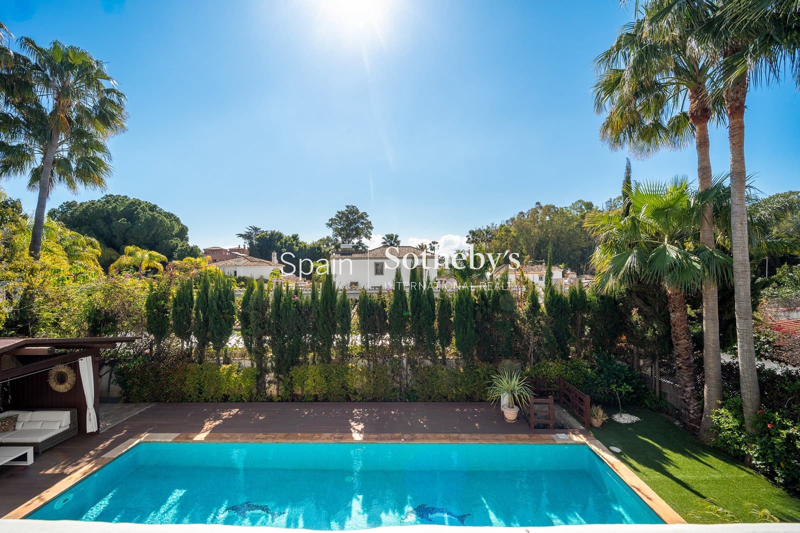 4 bedroom Villa for sale in San Pedro de Alcantara with pool garage - € 2,195,000 (Ref: 9734008)