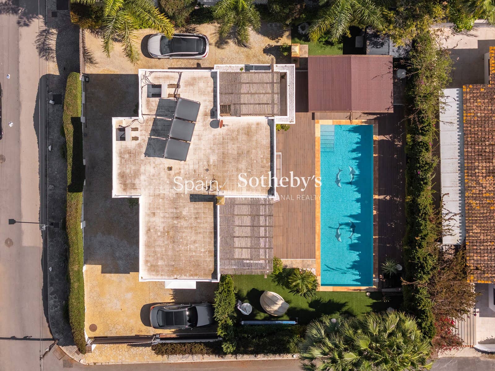 4 bedroom Villa for sale in San Pedro de Alcantara with pool garage - € 2,195,000 (Ref: 9734008)