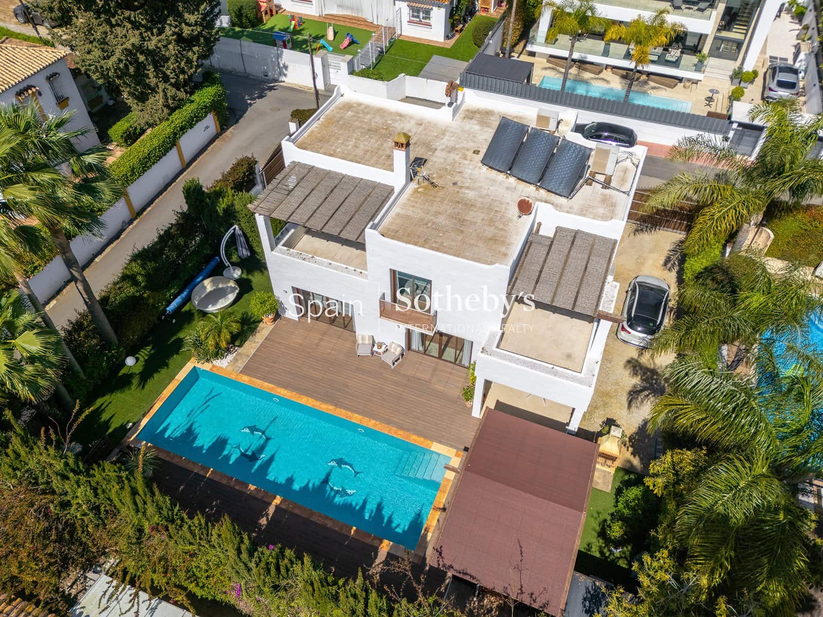 4 bedroom Villa for sale in San Pedro de Alcantara with pool garage - € 2,195,000 (Ref: 9734008)