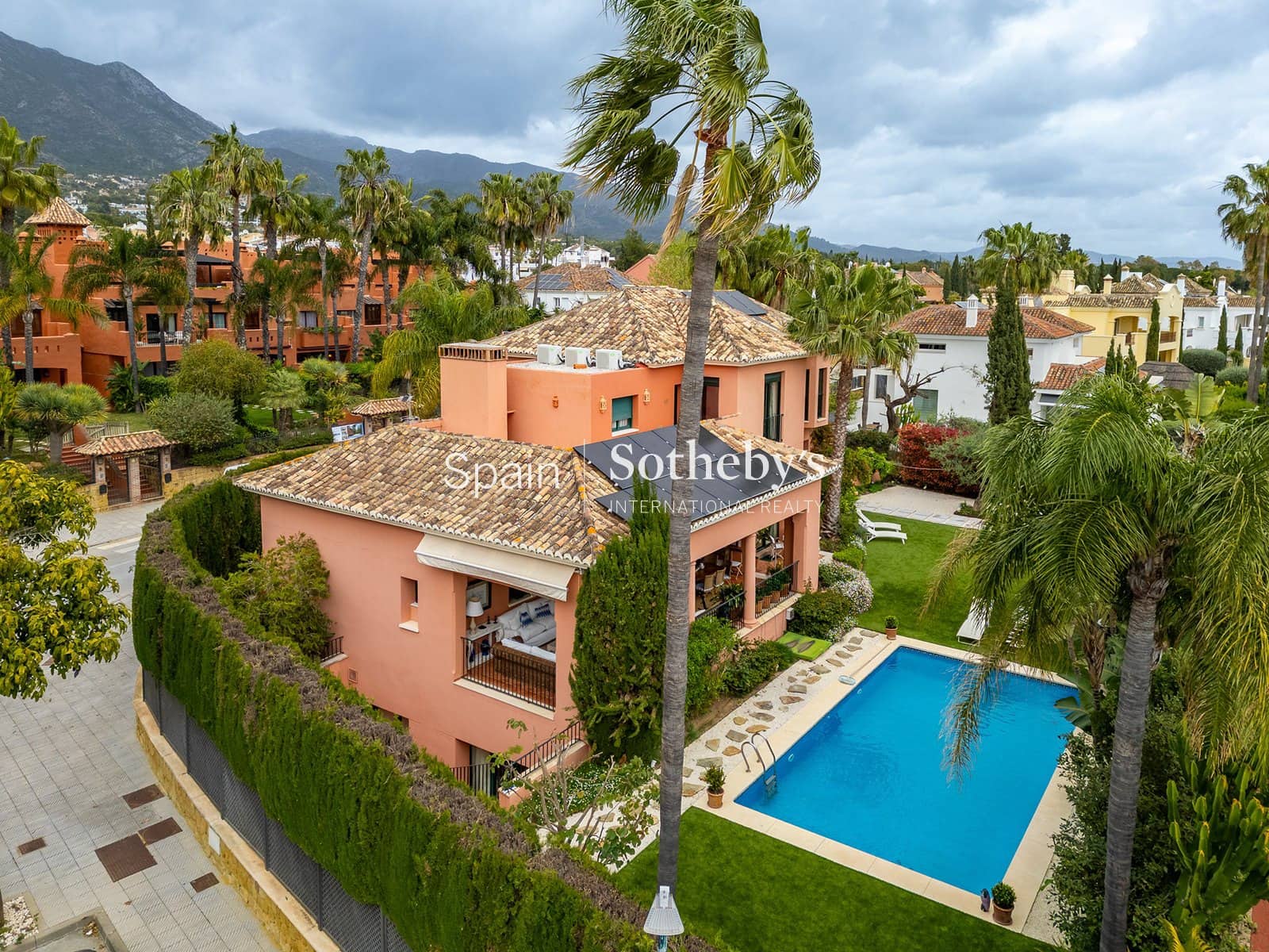 5 soveværelse Villa til salg i Marbella med swimmingpool garage - € 4.500.000 (Ref: 9752364)