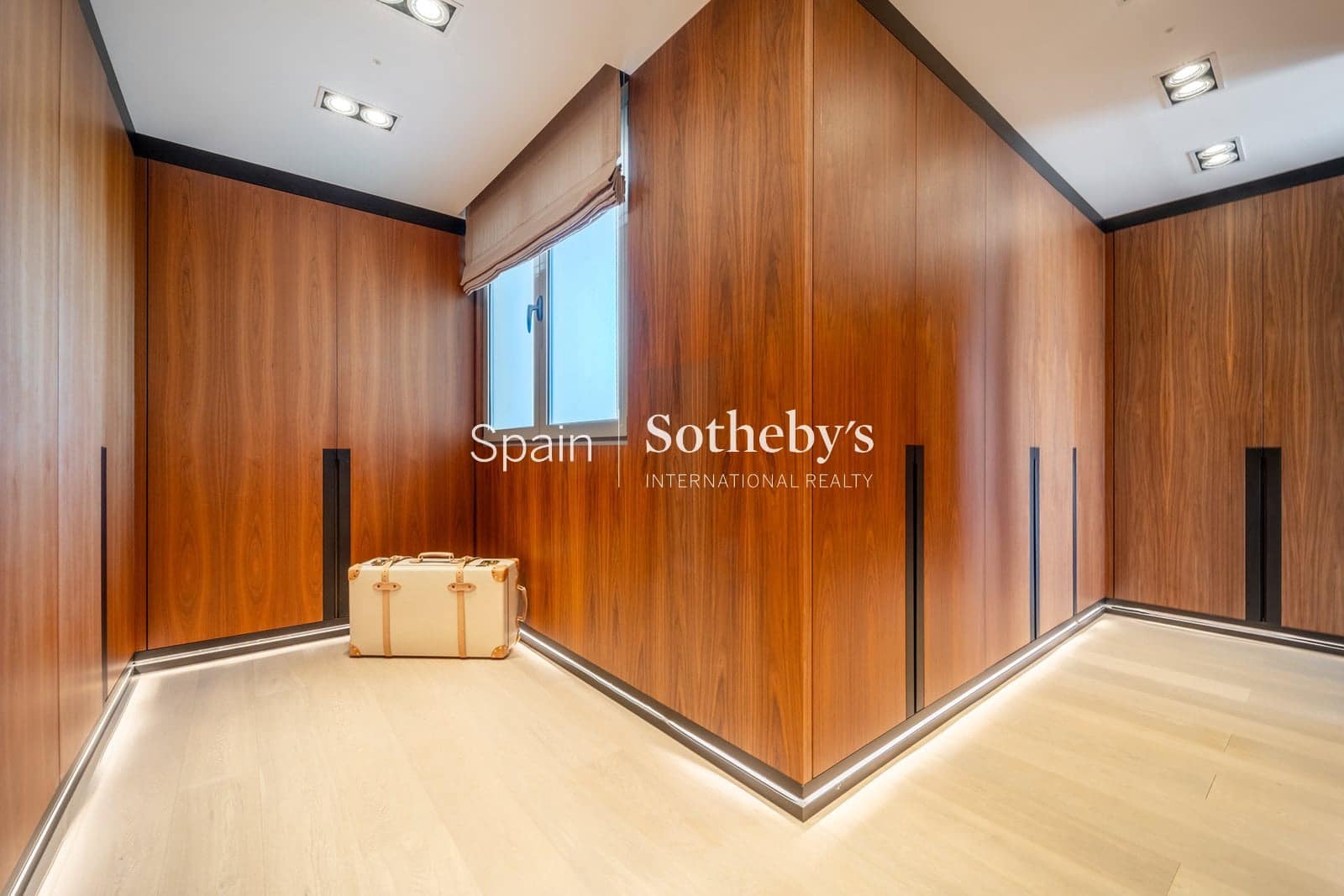 7 sypialnia Willa na sprzedaż w Sotogrande z basenem garażem - 6 150 000 € (Ref: 9809395)