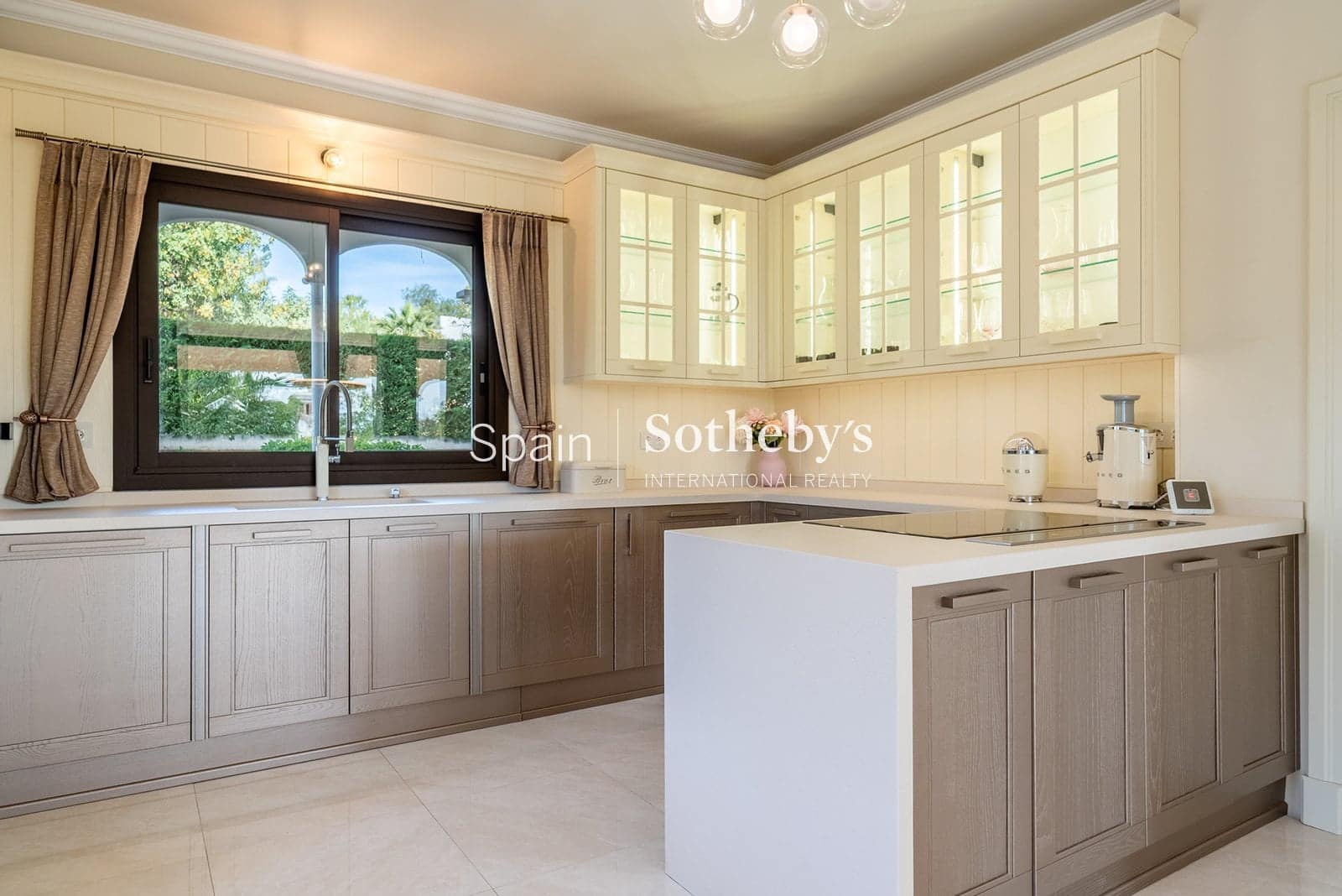 4 chambre Villa/Maison à vendre à New Golden Mile avec piscine garage - 2 550 000 € (Ref: 9810822)