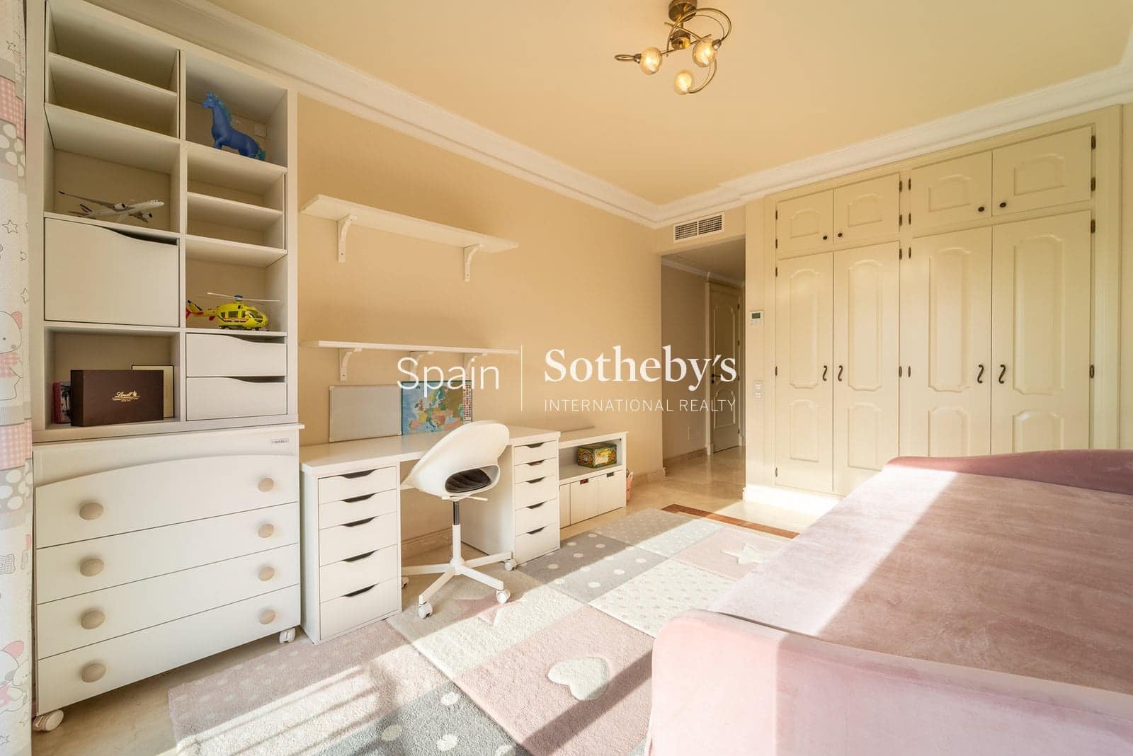 4 chambre Villa/Maison à vendre à New Golden Mile avec piscine garage - 2 550 000 € (Ref: 9810822)