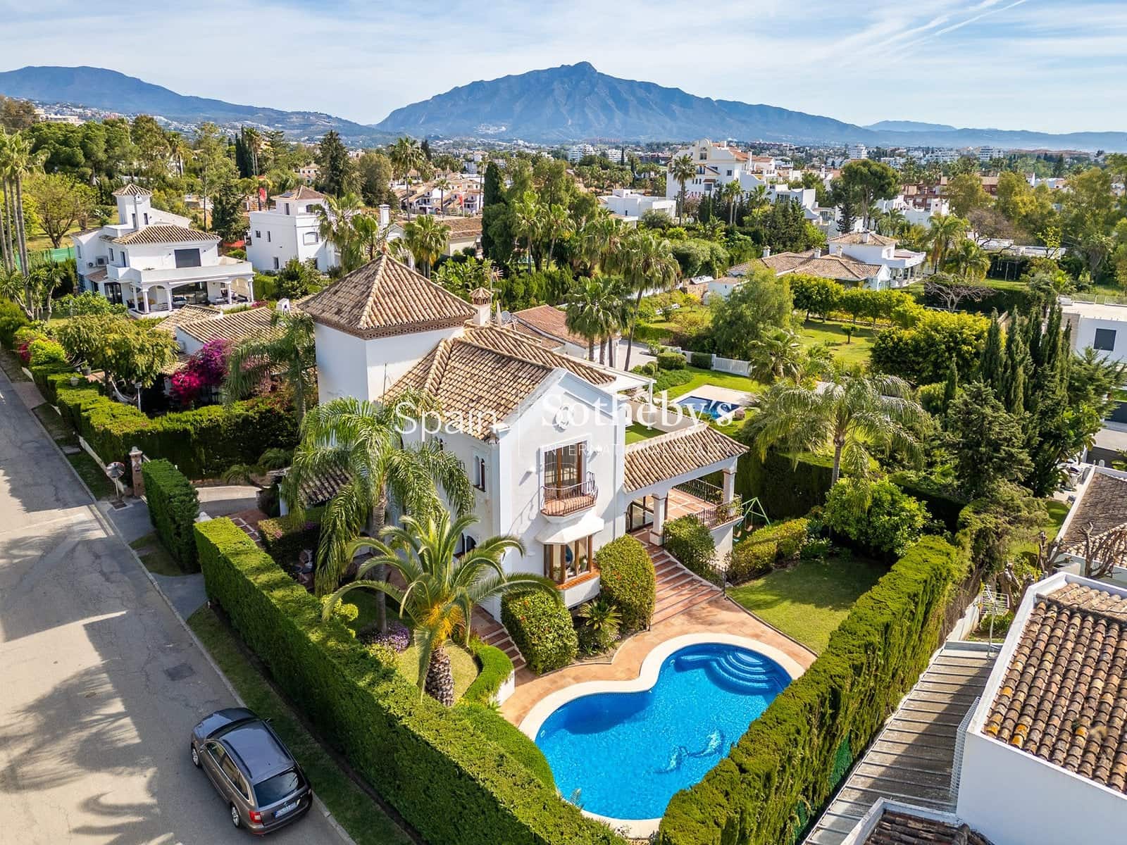 4 chambre Villa/Maison à vendre à New Golden Mile avec piscine garage - 2 550 000 € (Ref: 9810822)