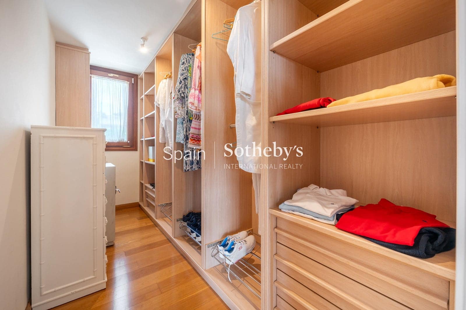 3 soverom Villa til salgs i Nueva Andalucia med svømmebasseng garasje - € 2 995 999 (Ref: 9810823)