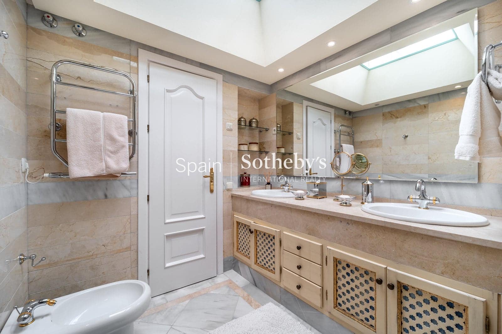 3 soverom Villa til salgs i Nueva Andalucia med svømmebasseng garasje - € 2 995 999 (Ref: 9810823)