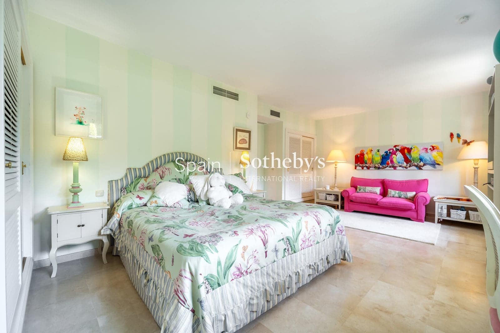 3 soverom Villa til salgs i Nueva Andalucia med svømmebasseng garasje - € 2 995 999 (Ref: 9810823)