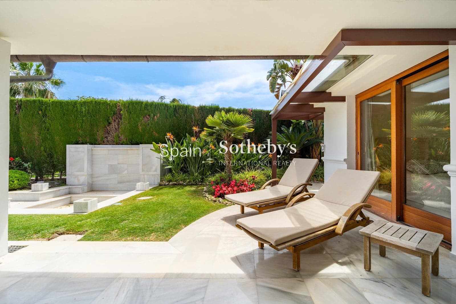 3 soverom Villa til salgs i Nueva Andalucia med svømmebasseng garasje - € 2 995 999 (Ref: 9810823)
