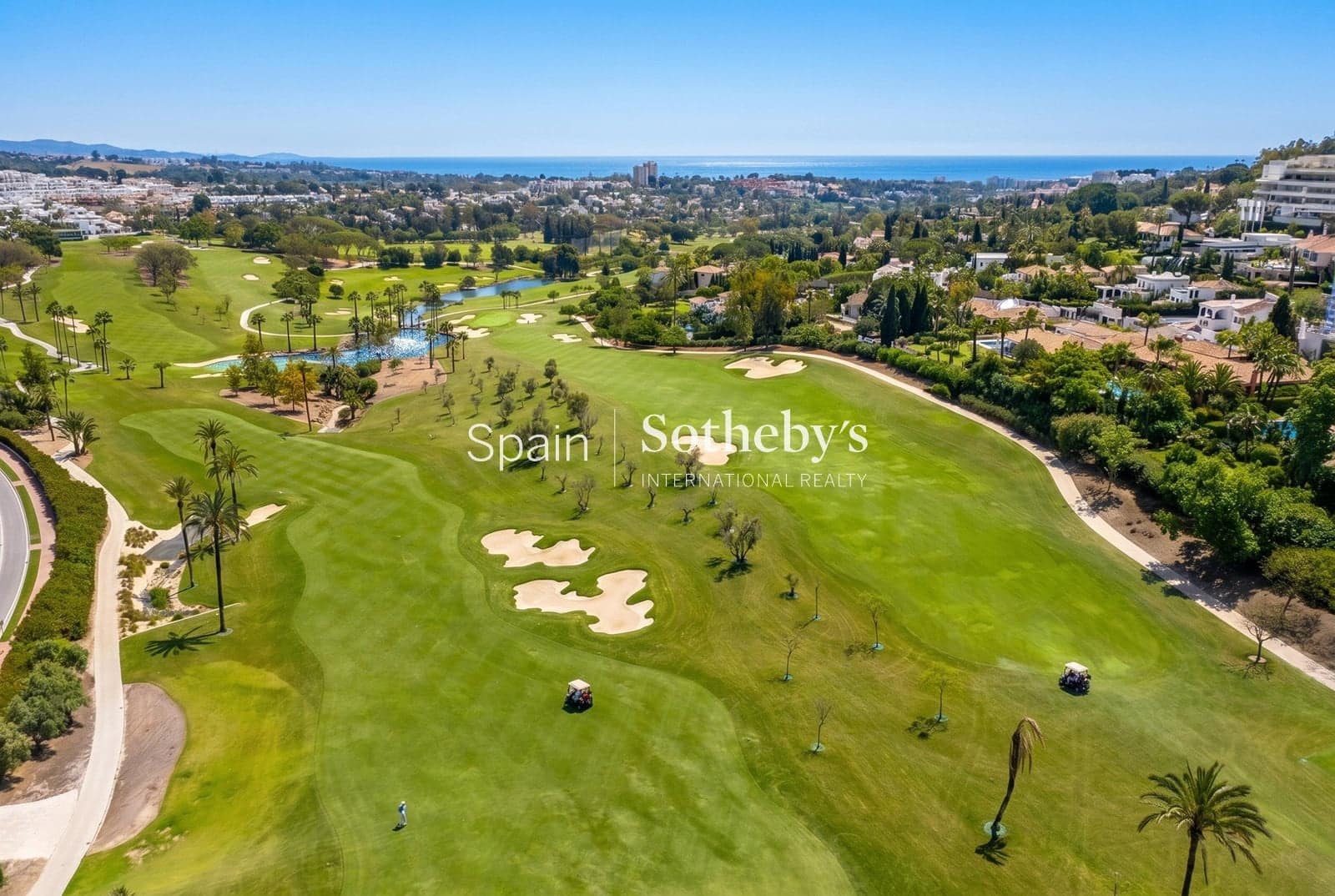 3 soverom Villa til salgs i Nueva Andalucia med svømmebasseng garasje - € 2 995 999 (Ref: 9810823)