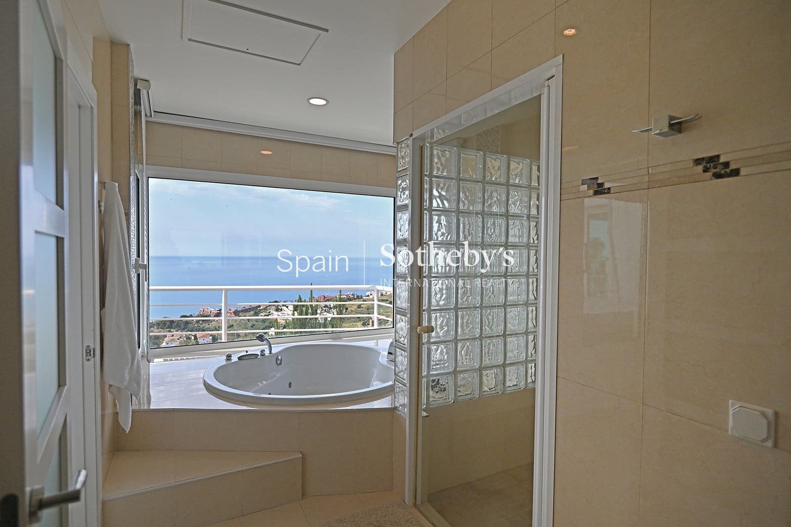 4 slaapkamer Villa te koop in Benalmadena met zwembad garage - € 3.390.000 (Ref: 9814713)