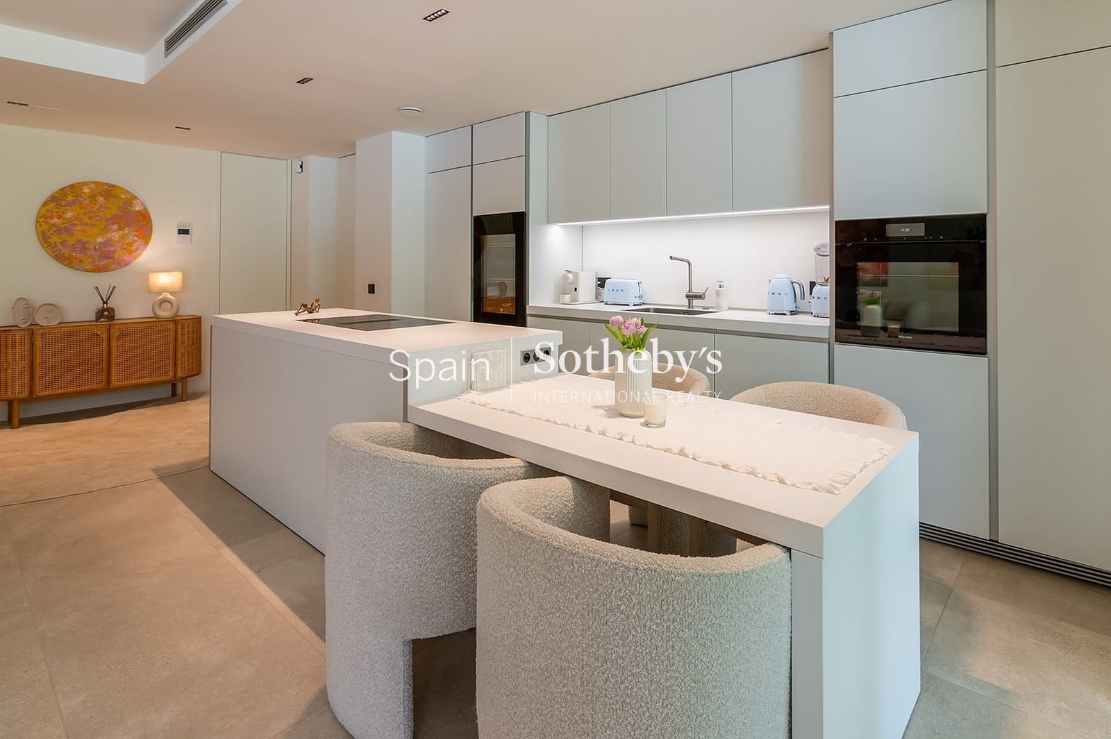 Piso de 2 habitaciones en Sotogrande en venta con piscina garaje - 1.155.000 € (Ref: 9830012)