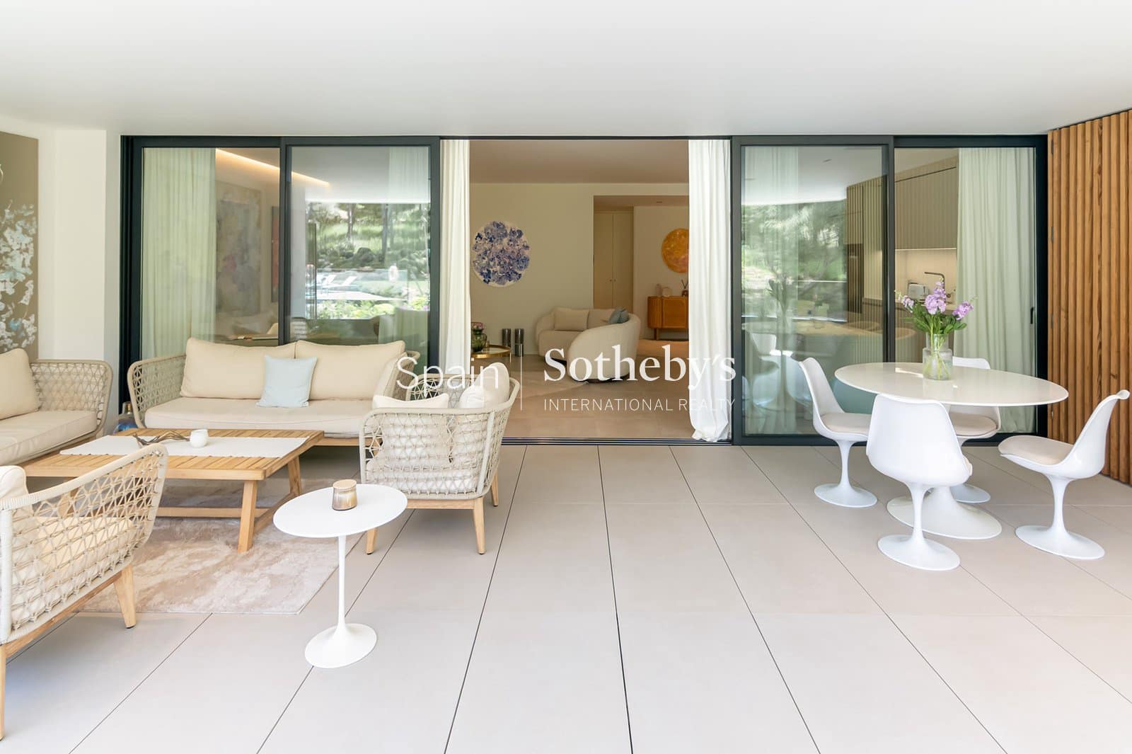Piso de 2 habitaciones en Sotogrande en venta con piscina garaje - 1.155.000 € (Ref: 9830012)