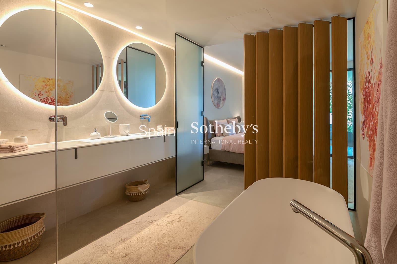 Piso de 2 habitaciones en Sotogrande en venta con piscina garaje - 1.155.000 € (Ref: 9830012)