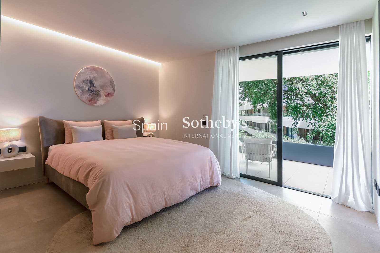 Piso de 2 habitaciones en Sotogrande en venta con piscina garaje - 1.155.000 € (Ref: 9830012)