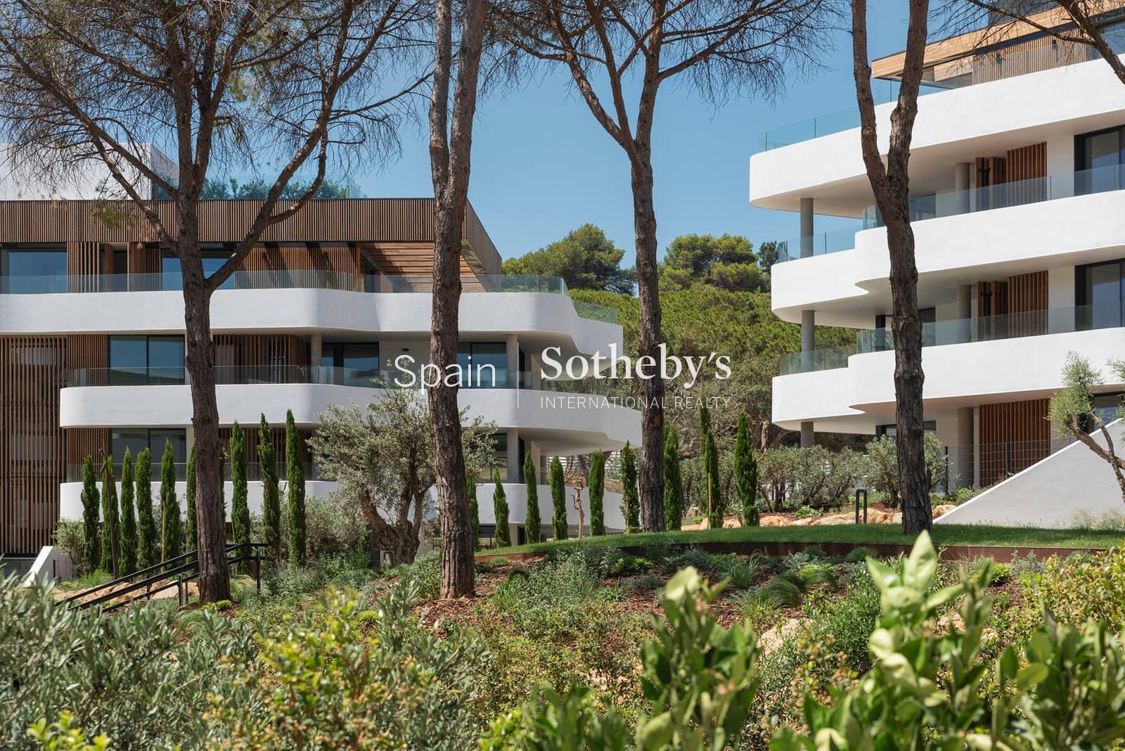 Piso de 2 habitaciones en Sotogrande en venta con piscina garaje - 1.155.000 € (Ref: 9830012)