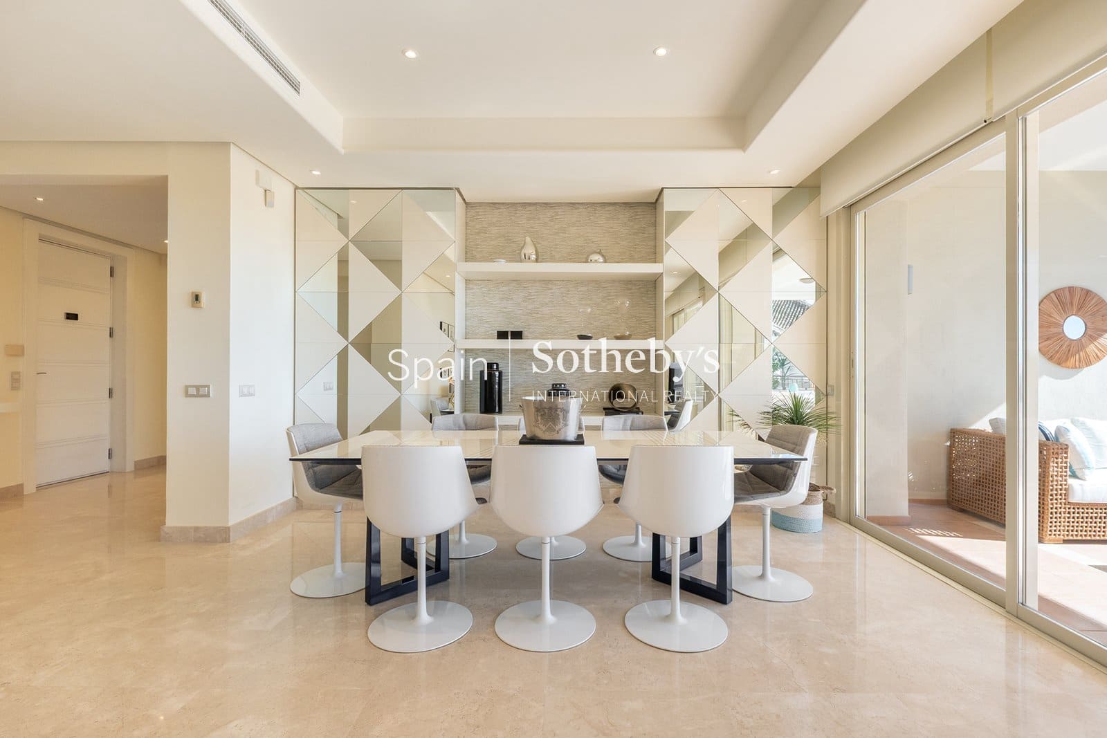 3 bedroom Flat for sale in Marbella with pool garage - € 3,950,000 (Ref: 9838398)