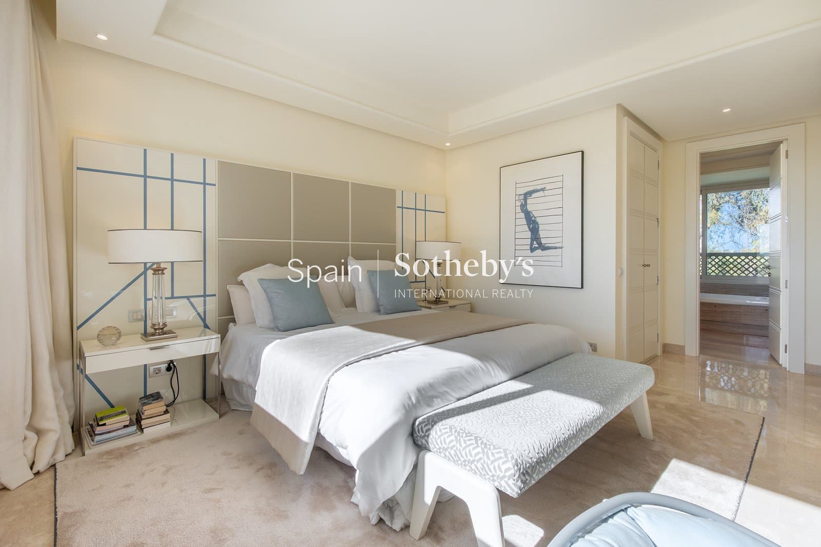 3 bedroom Flat for sale in Marbella with pool garage - € 3,950,000 (Ref: 9838398)