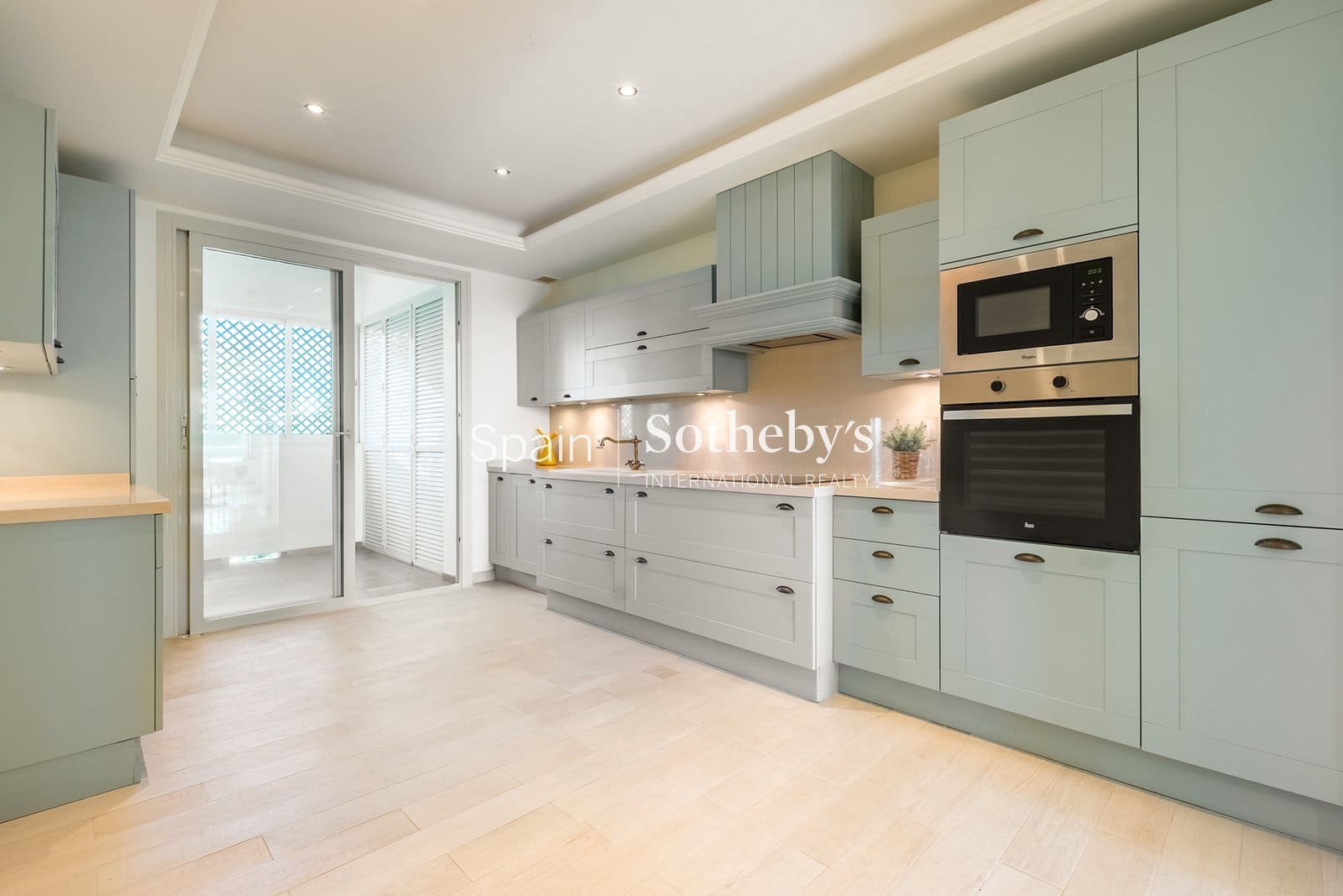 3 bedroom Flat for sale in Marbella with pool garage - € 3,950,000 (Ref: 9838398)