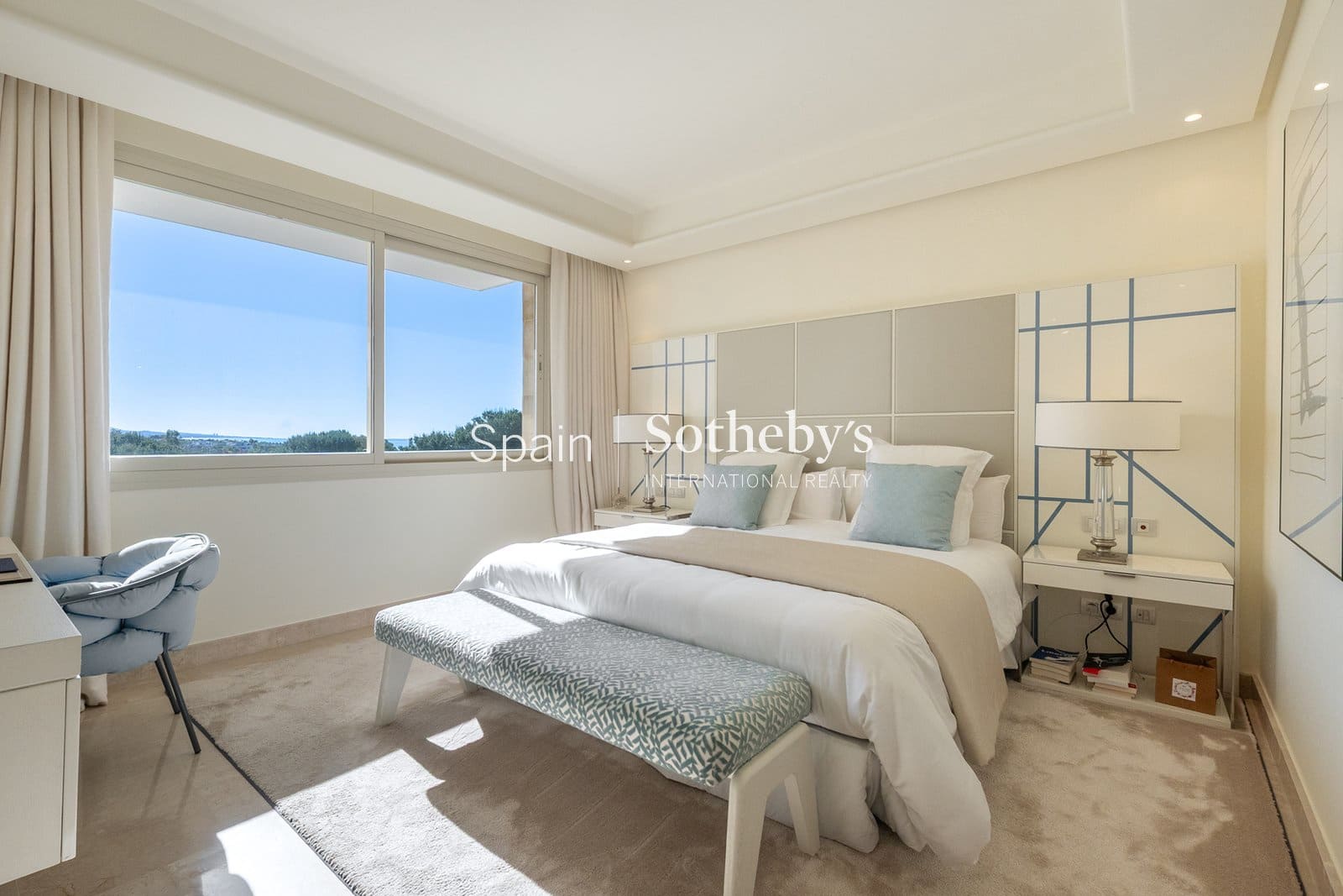 3 bedroom Flat for sale in Marbella with pool garage - € 3,950,000 (Ref: 9838398)