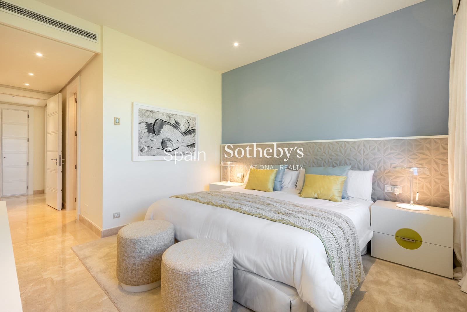 3 bedroom Flat for sale in Marbella with pool garage - € 3,950,000 (Ref: 9838398)