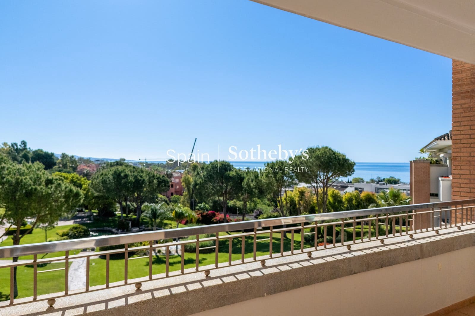3 bedroom Flat for sale in Marbella with pool garage - € 3,950,000 (Ref: 9838398)