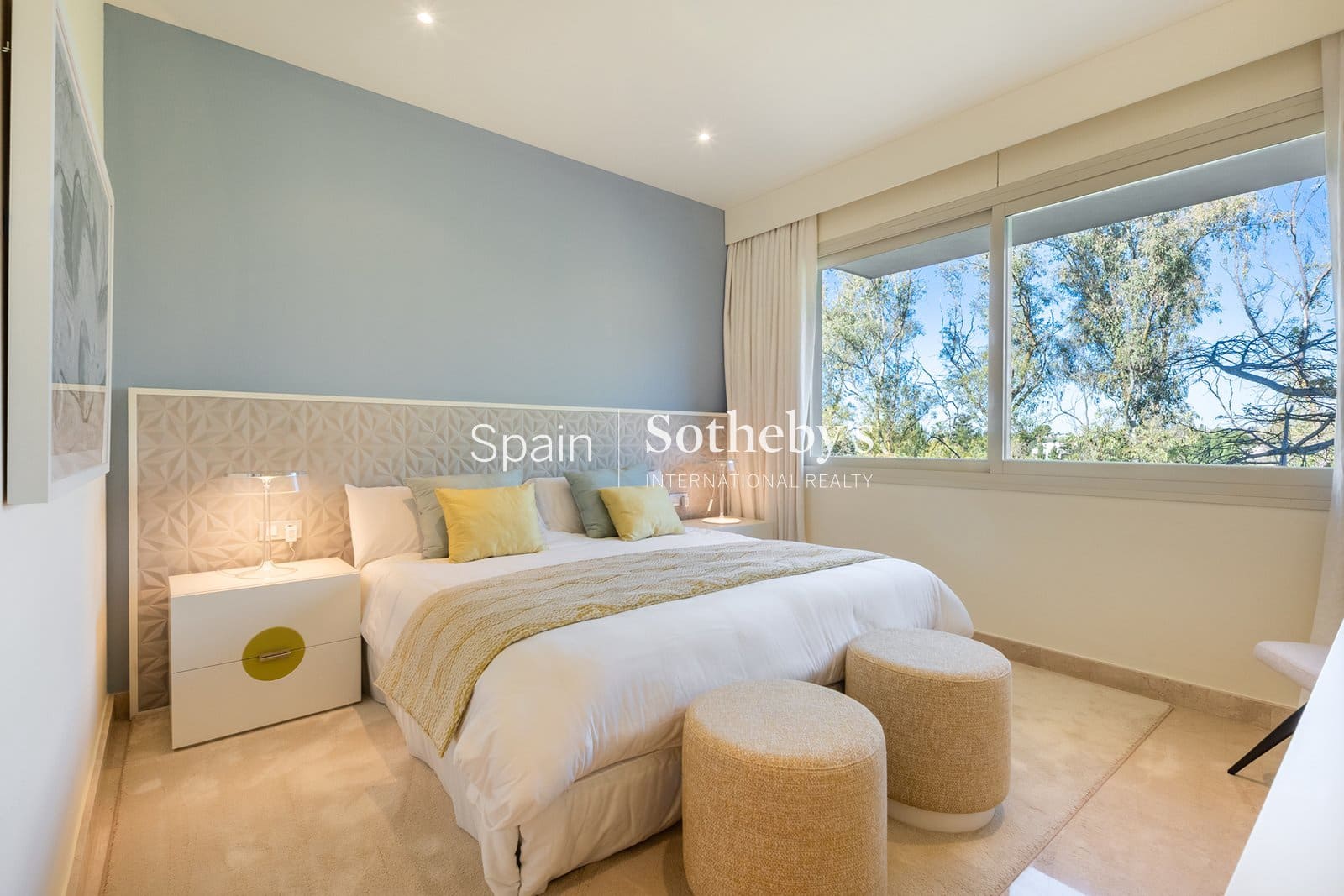3 bedroom Flat for sale in Marbella with pool garage - € 3,950,000 (Ref: 9838398)