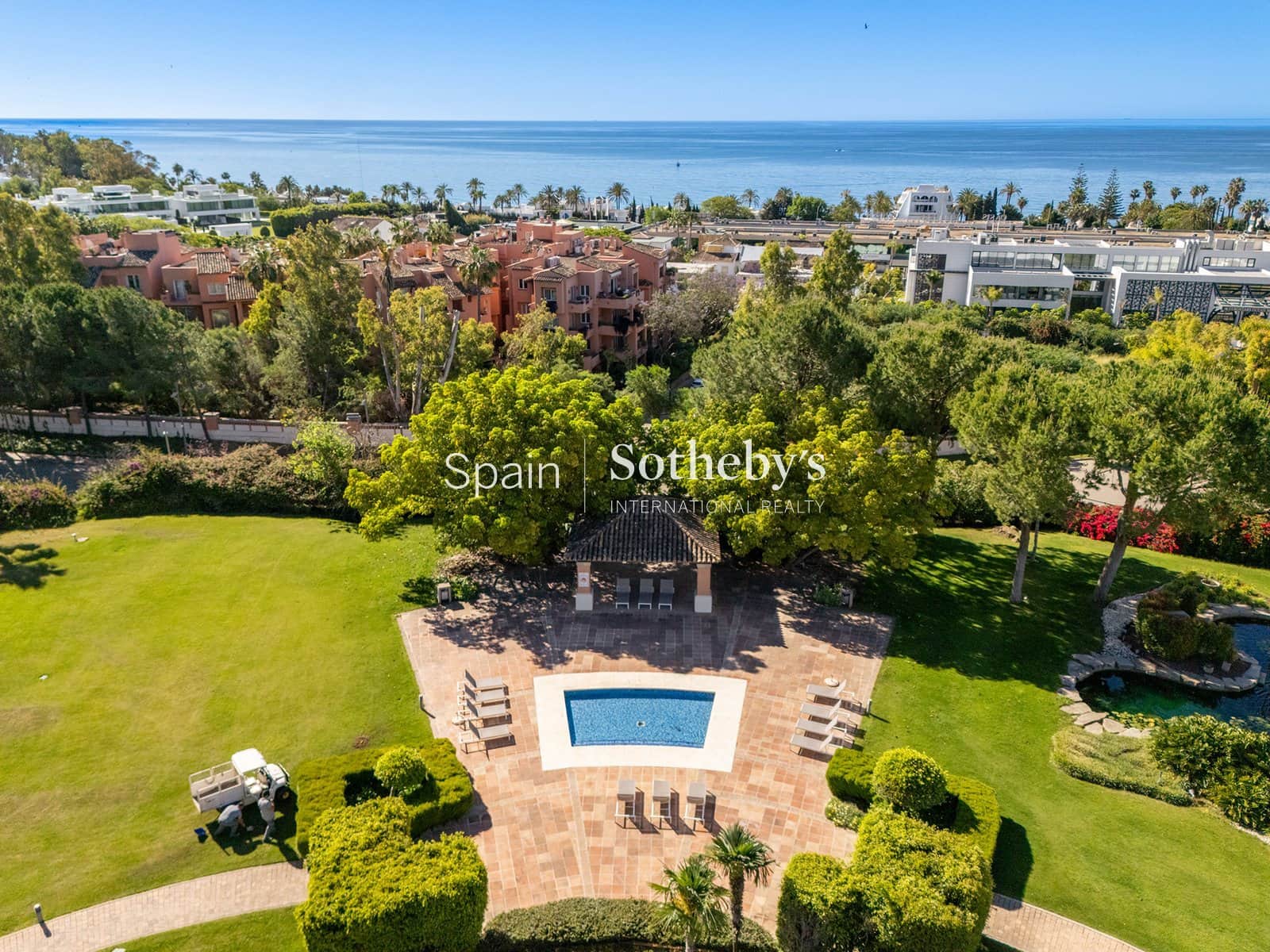 3 bedroom Flat for sale in Marbella with pool garage - € 3,950,000 (Ref: 9838398)