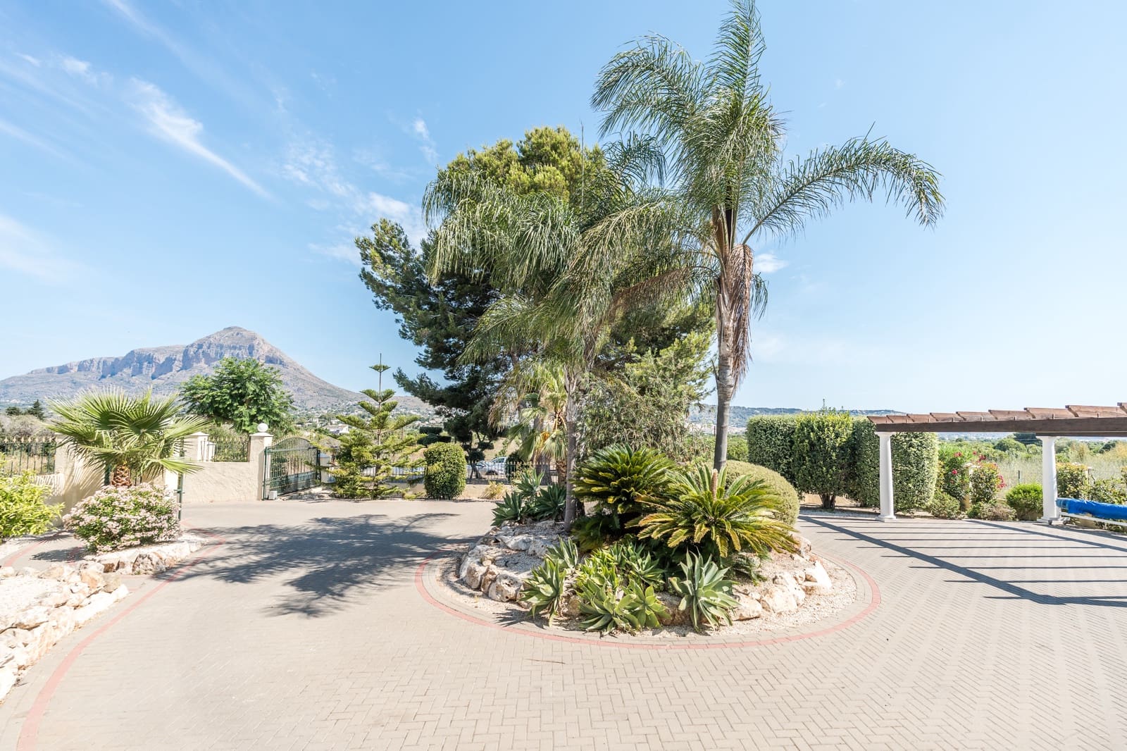 6 bedroom Villa for sale in Javea / Xabia with pool garage - € 1,600,000 (Ref: 9253650)