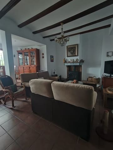 4 bedroom Townhouse for sale in Bétera with garage - € 415,000 (Ref: 9242000)