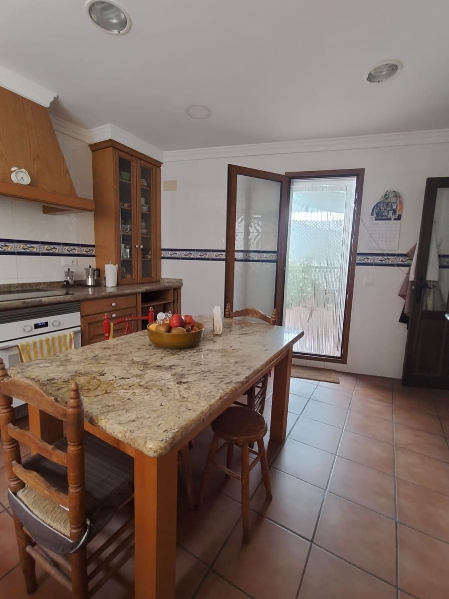 4 chambre Maison de Ville à vendre à Betera avec garage - 415 000 € (Ref: 9242000)