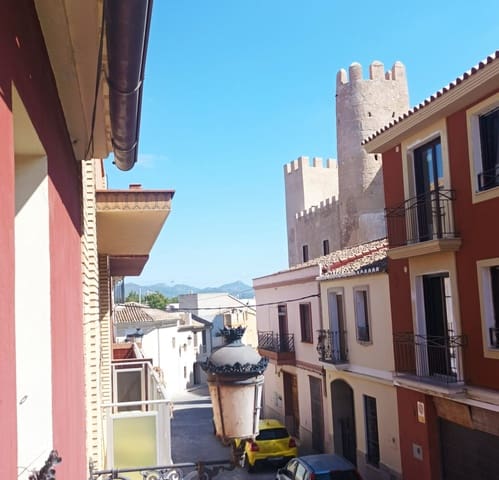 4 bedroom Townhouse for sale in Bétera with garage - € 415,000 (Ref: 9242000)