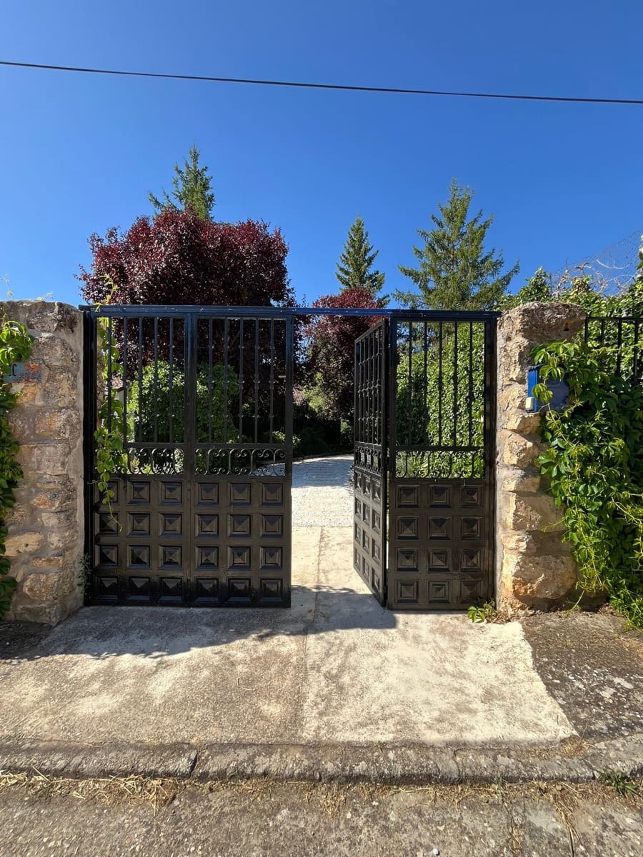 4 soveværelse Byhus til salg i Cedillo de la Torre med garage - € 244.000 (Ref: 9251465)