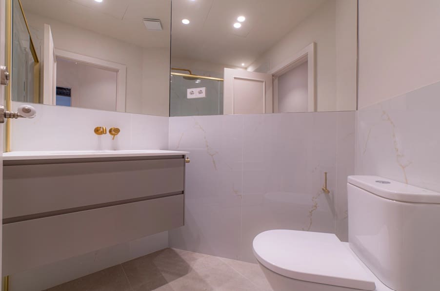 2 soveværelse Lejlighed til salg i Barcelona by med swimmingpool - € 1.050.000 (Ref: 10039448)