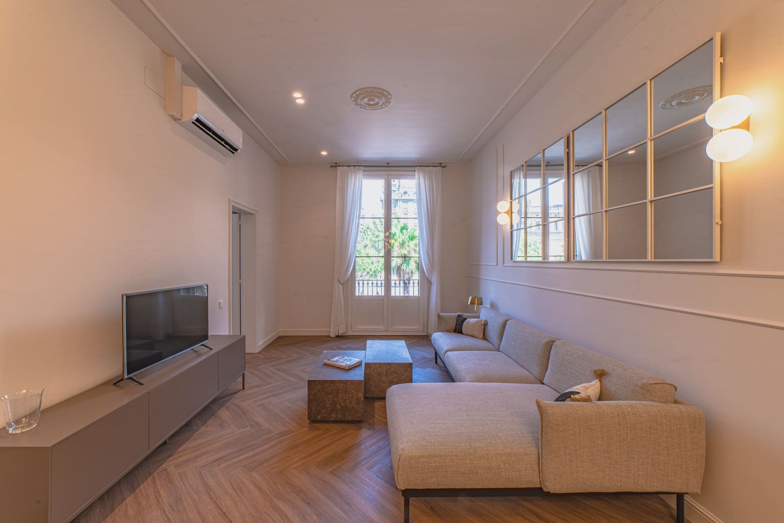 2 slaapkamer Appartement te koop in Barcelona stad met zwembad - € 880.000 (Ref: 10039962)