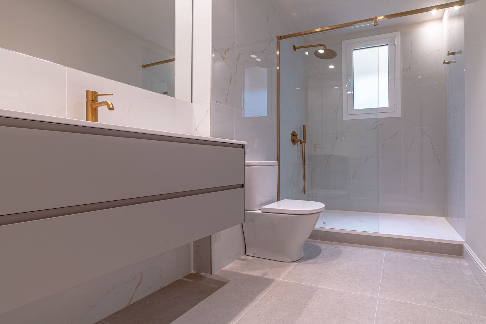 2 bedroom Apartment for sale in Barcelona city with pool - € 920,000 (Ref: 10041612)