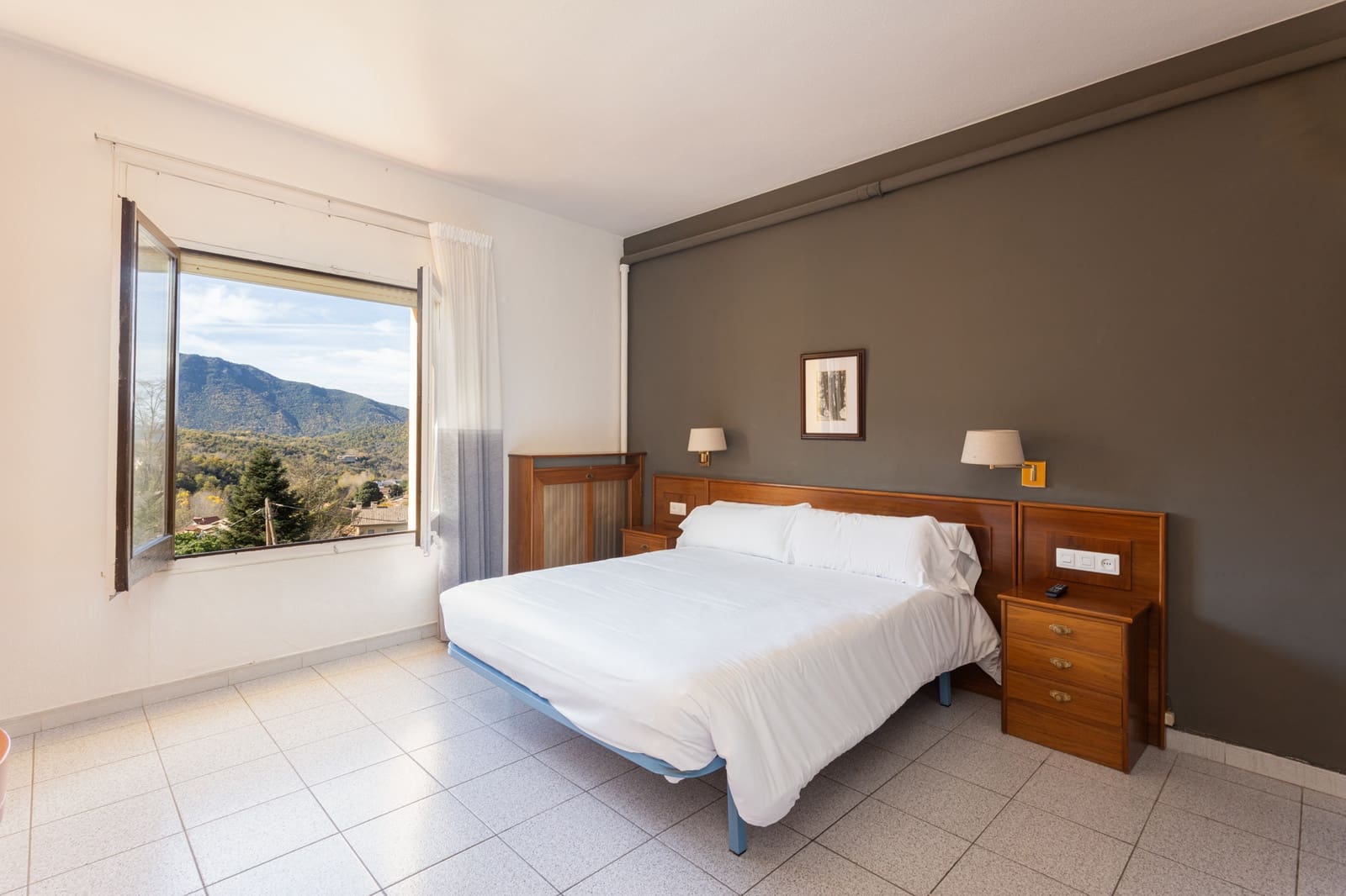 25 bedroom Hotel for sale in Viladrau with pool garage - € 1,690,000 (Ref: 9956570)
