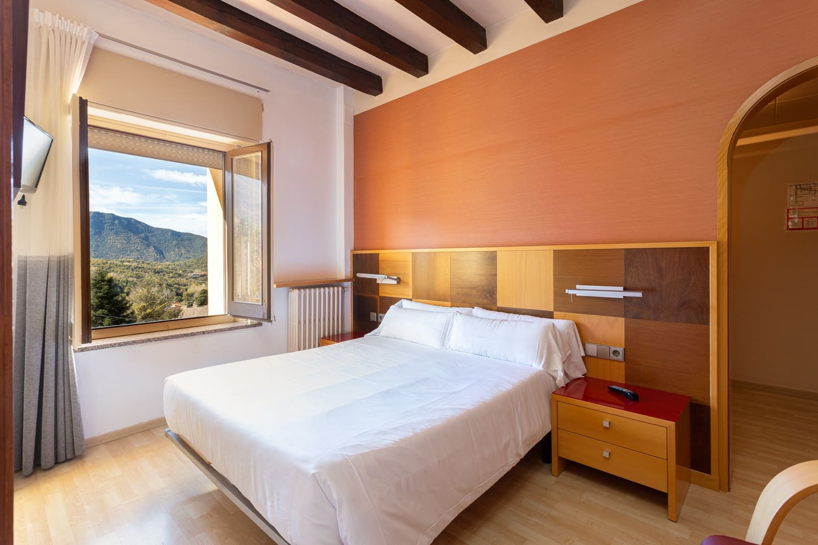 25 bedroom Hotel for sale in Viladrau with pool garage - € 1,690,000 (Ref: 9956570)