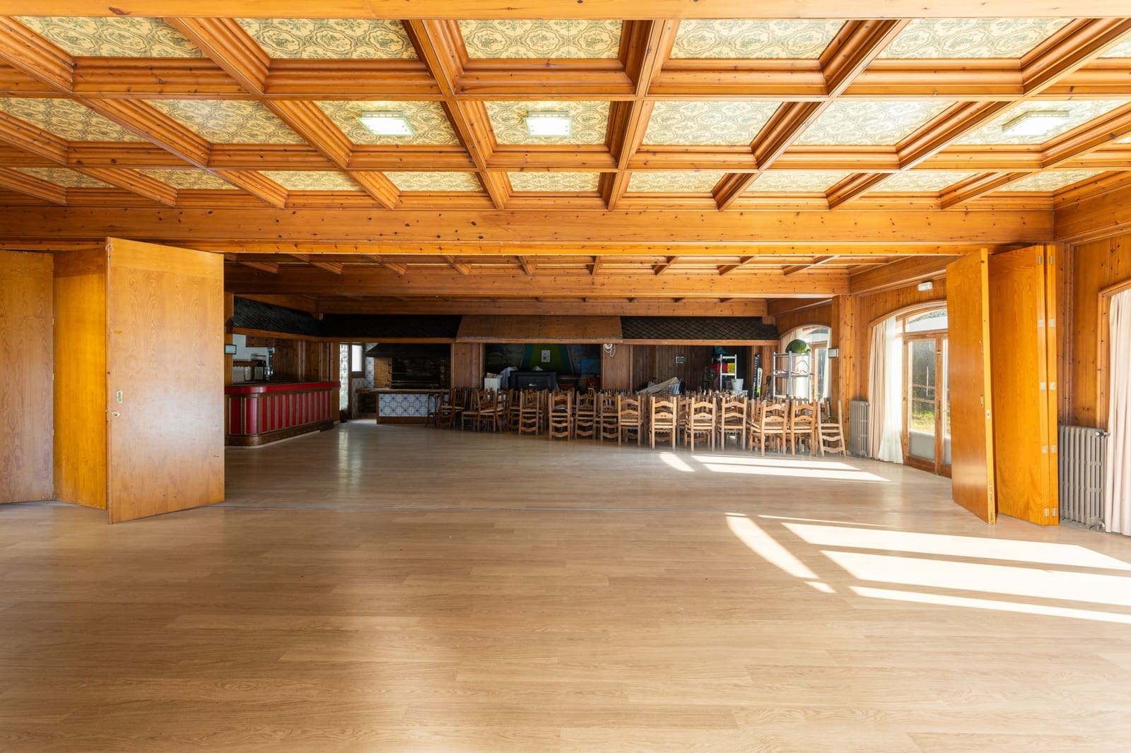 25 bedroom Hotel for sale in Viladrau with pool garage - € 1,690,000 (Ref: 9956570)